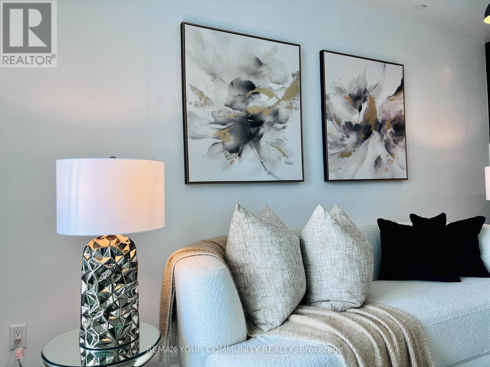 3201 - 5168 Yonge Street, Toronto, ON - Indoor