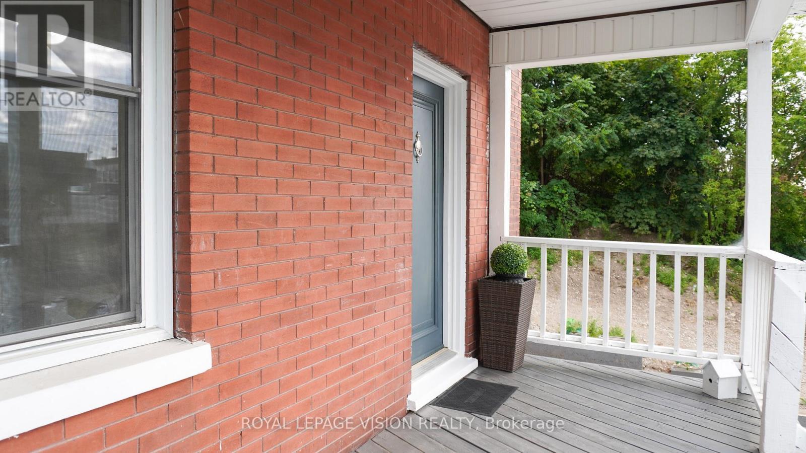 15 Shade Street, Cambridge, ON - Outdoor With Deck Patio Veranda With Exterior