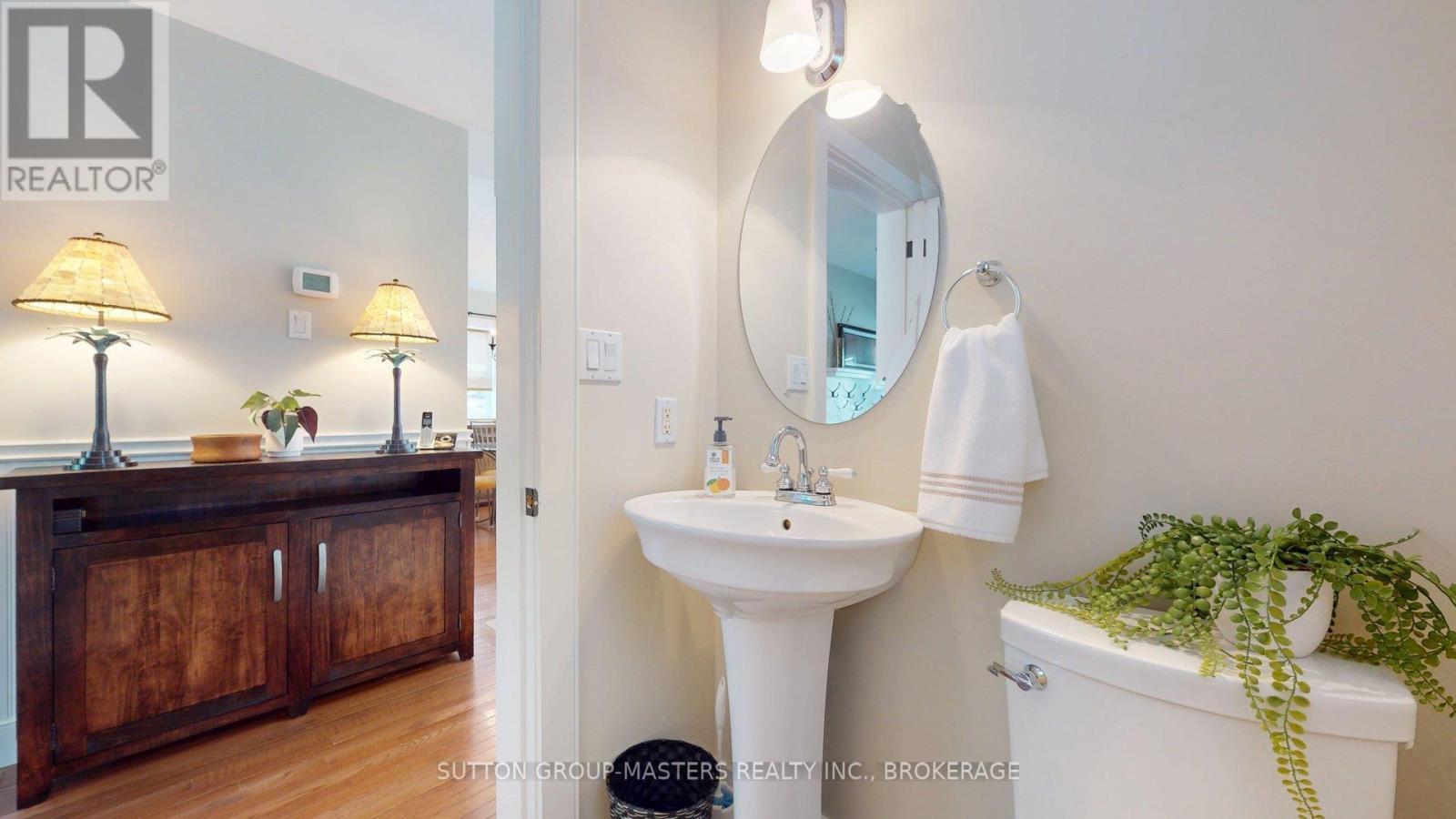 160 Napier Street, Kingston (Central City East), ON - Indoor Photo Showing Bathroom