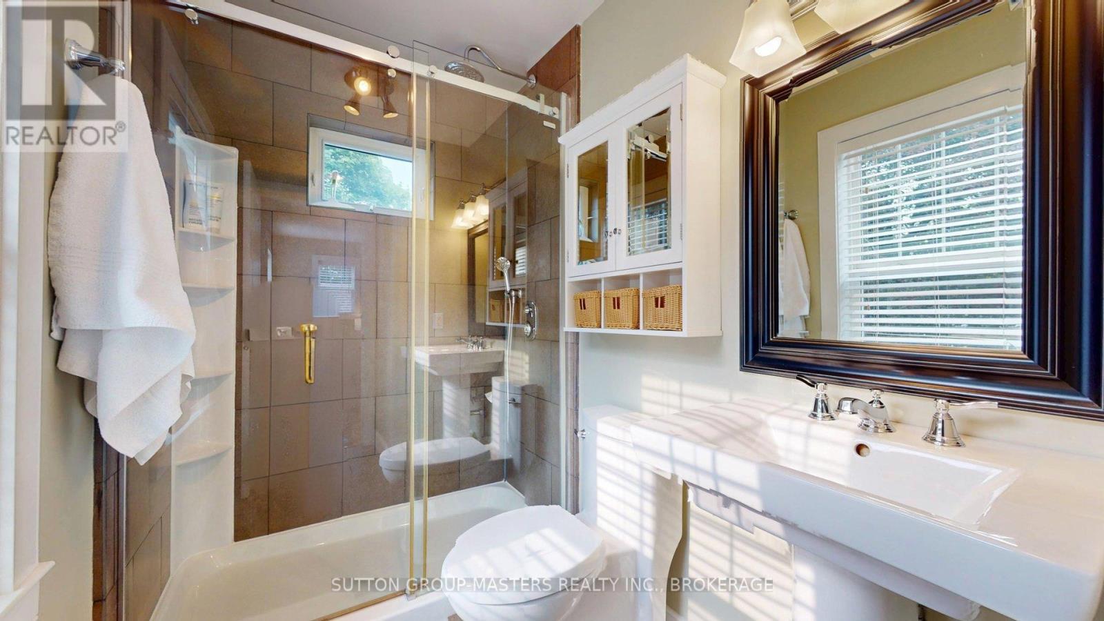terrific walk in shower ensuite - 160 Napier Street, Kingston (Central City East), ON - Indoor Photo Showing Bathroom