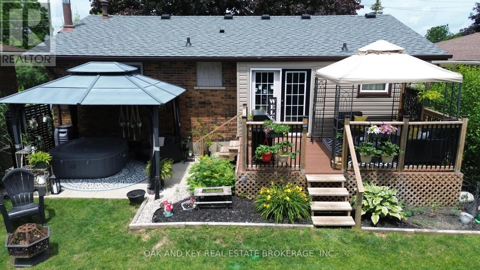 26 Sinclair Avenue, St. Thomas, ON - Outdoor With Deck Patio Veranda
