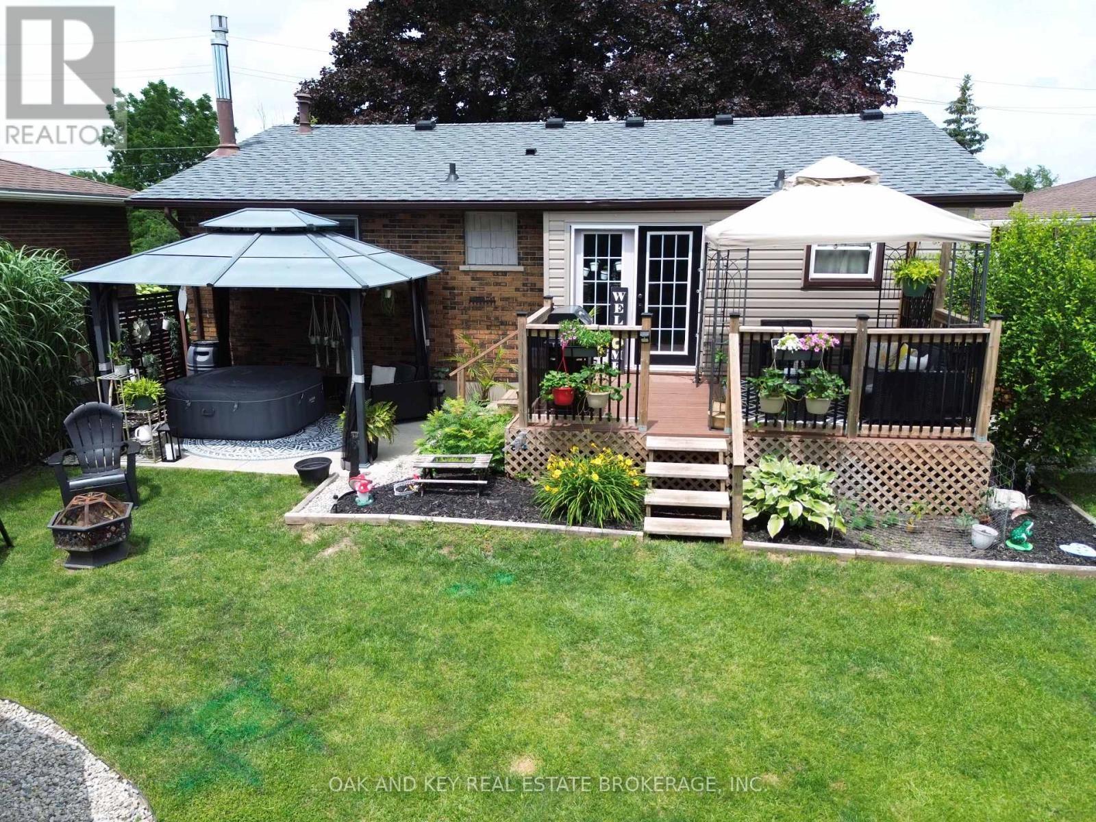 26 Sinclair Avenue, St. Thomas, ON - Outdoor With Deck Patio Veranda