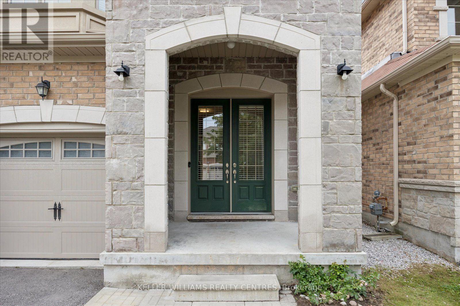 668 Mcgregor Farm Trail, Newmarket, ON - Outdoor