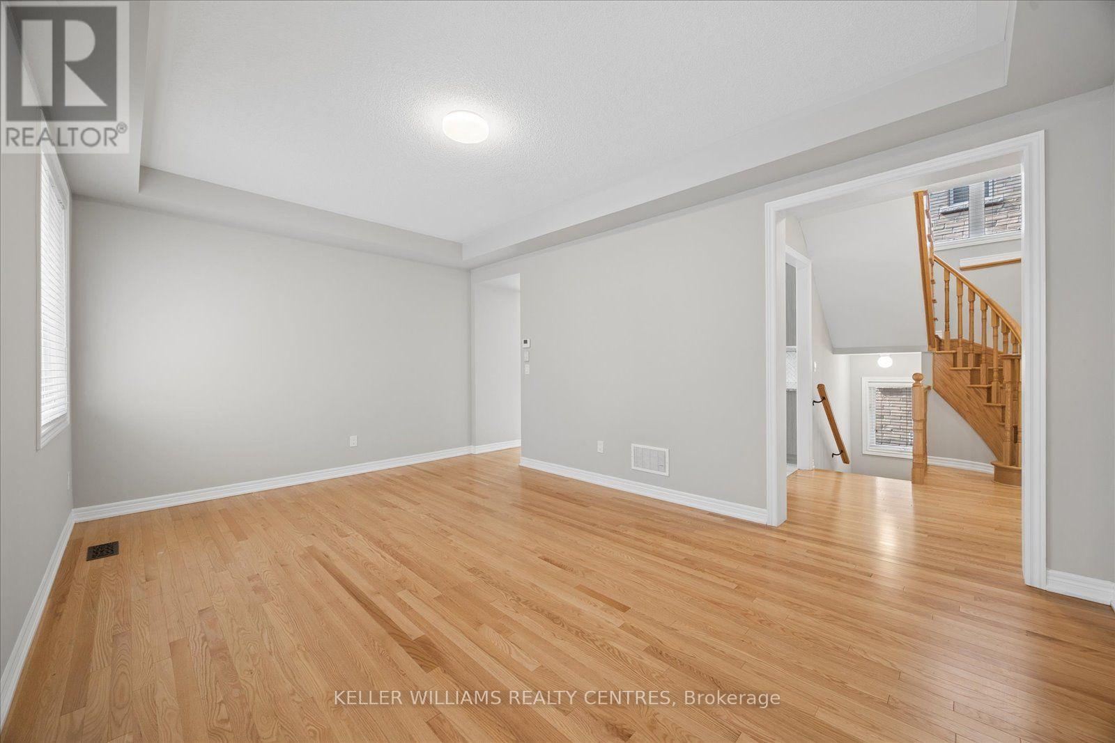 668 Mcgregor Farm Trail, Newmarket, ON - Indoor Photo Showing Other Room