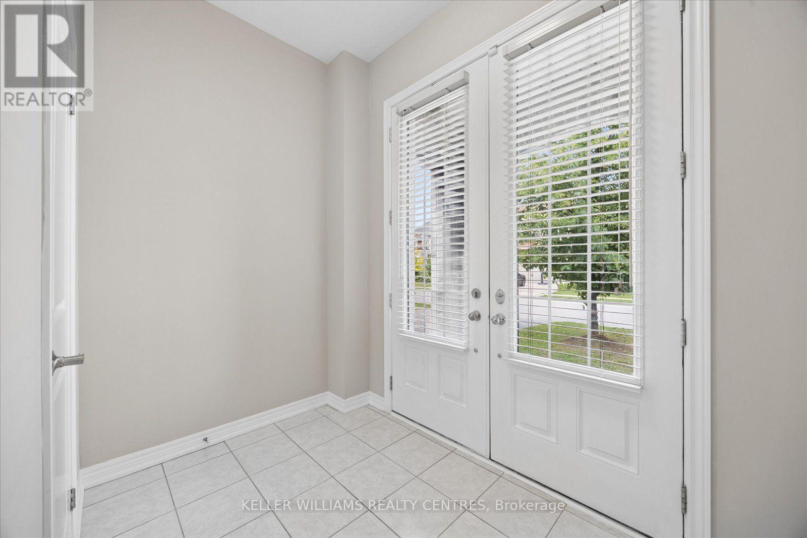 668 Mcgregor Farm Trail, Newmarket, ON - Indoor Photo Showing Other Room