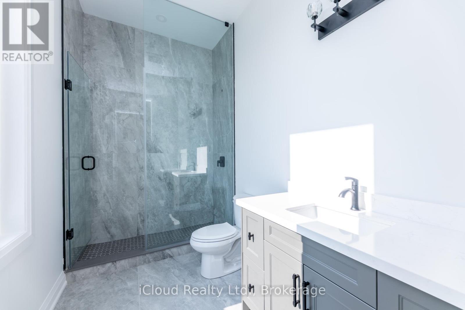 8 Prentis Court, Melancthon, ON - Indoor Photo Showing Bathroom