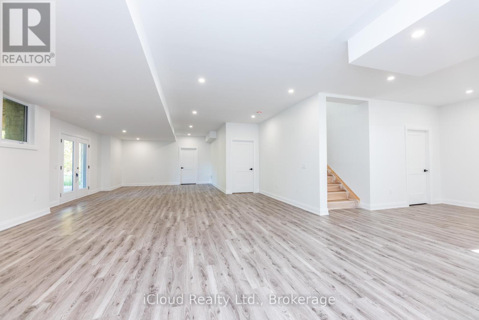 8 Prentis Court, Melancthon, ON - Indoor Photo Showing Other Room