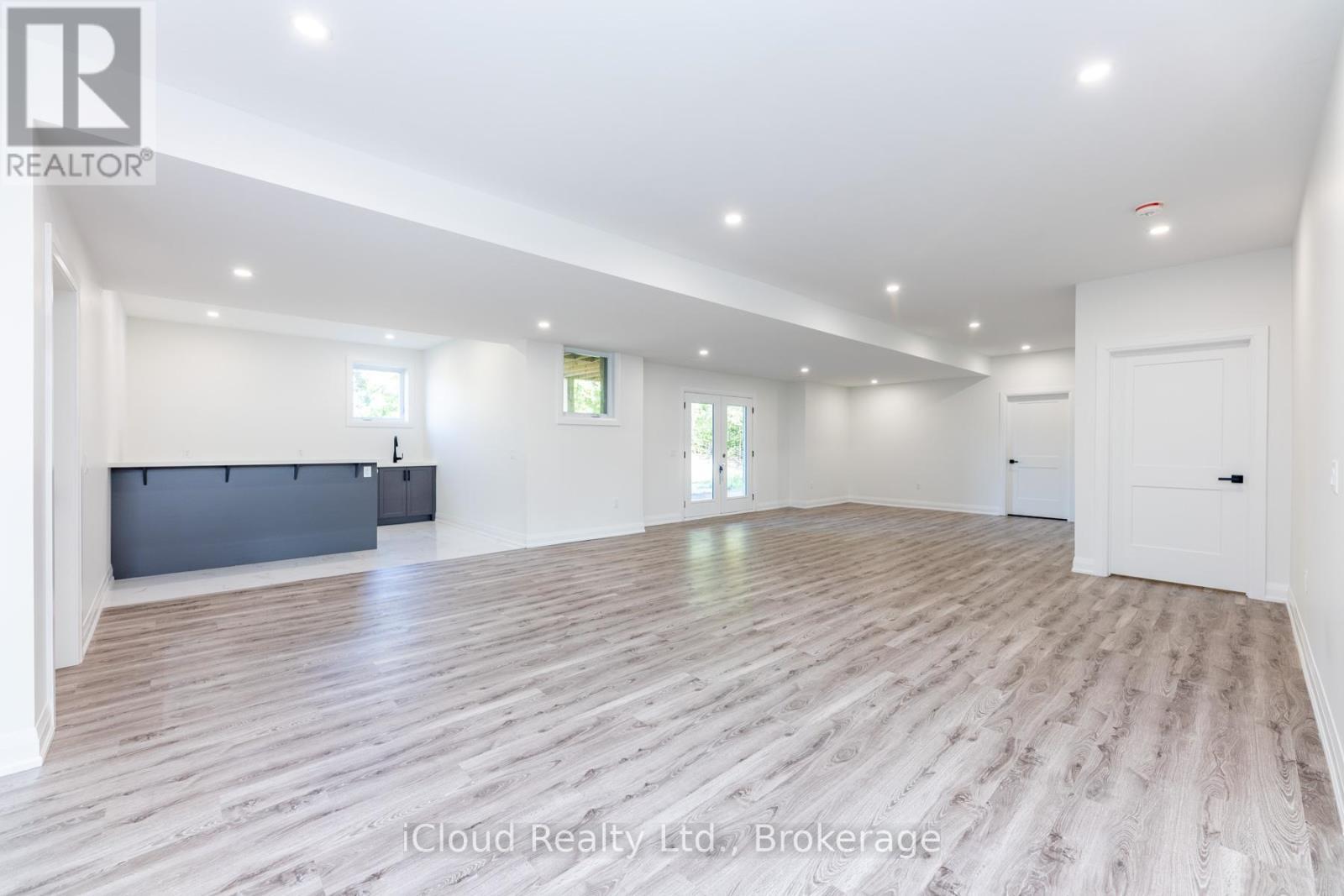 8 Prentis Court, Melancthon, ON - Indoor Photo Showing Other Room