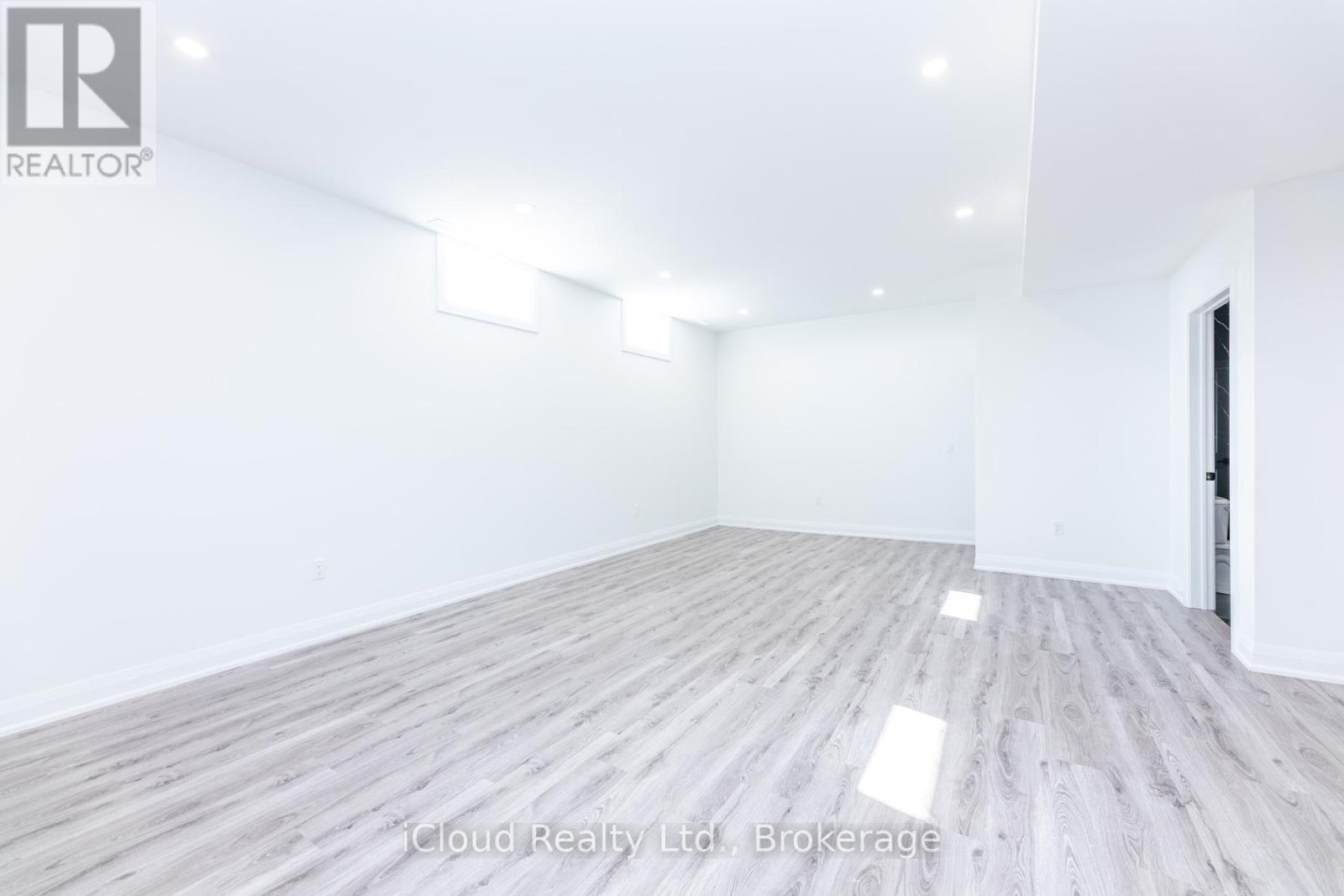 8 Prentis Court, Melancthon, ON - Indoor Photo Showing Other Room