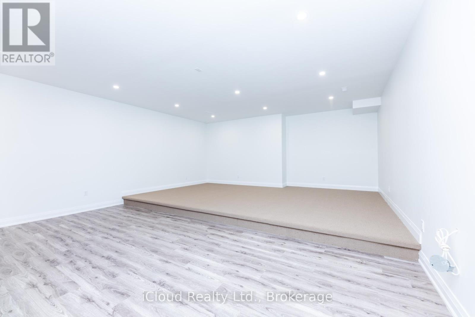 8 Prentis Court, Melancthon, ON - Indoor Photo Showing Other Room
