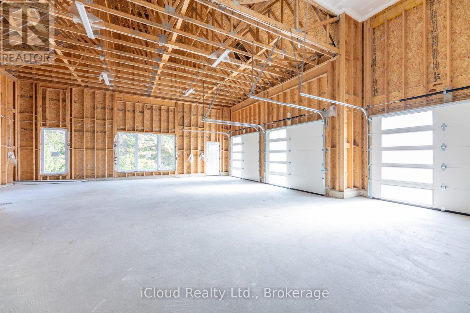 8 Prentis Court, Melancthon, ON - Indoor Photo Showing Garage