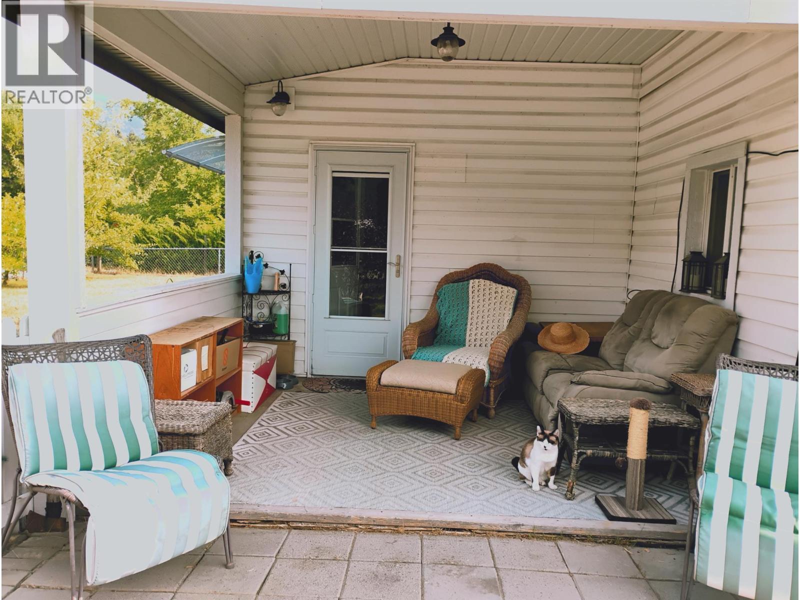 9872 Institute Street, Little Fort, BC