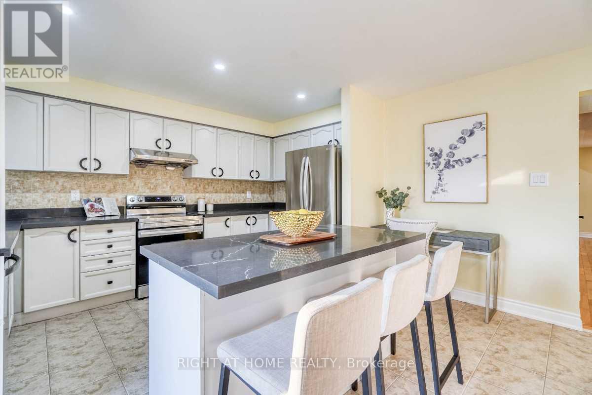 2304 Winlord Place, Oshawa, ON - Indoor Photo Showing Kitchen