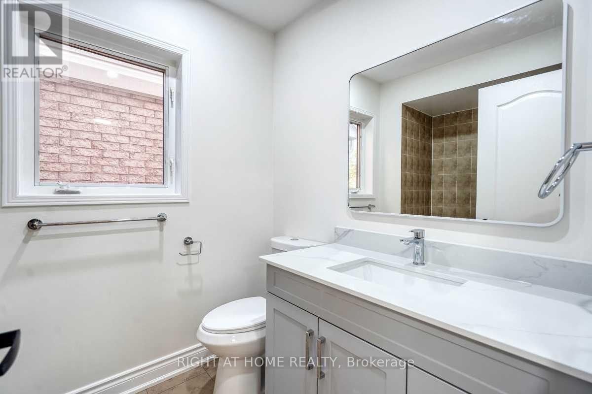2304 Winlord Place, Oshawa, ON - Indoor Photo Showing Bathroom