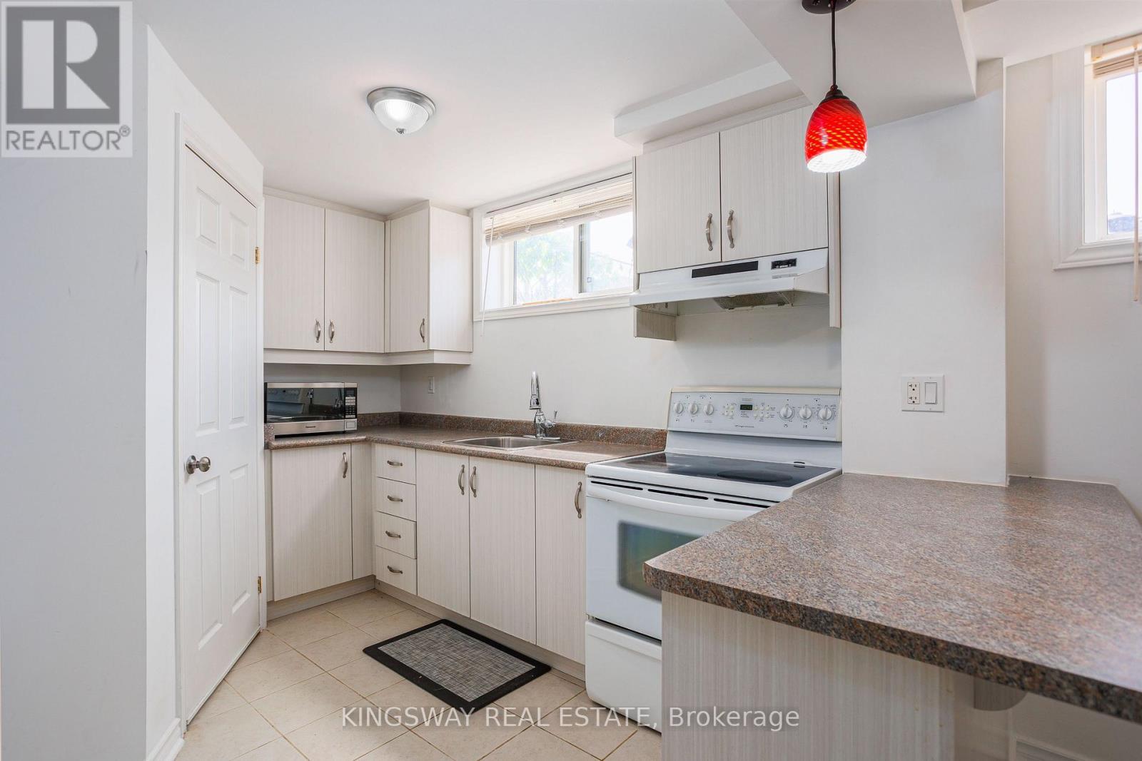 57 Lancer Drive, Vaughan, ON - Indoor Photo Showing Kitchen