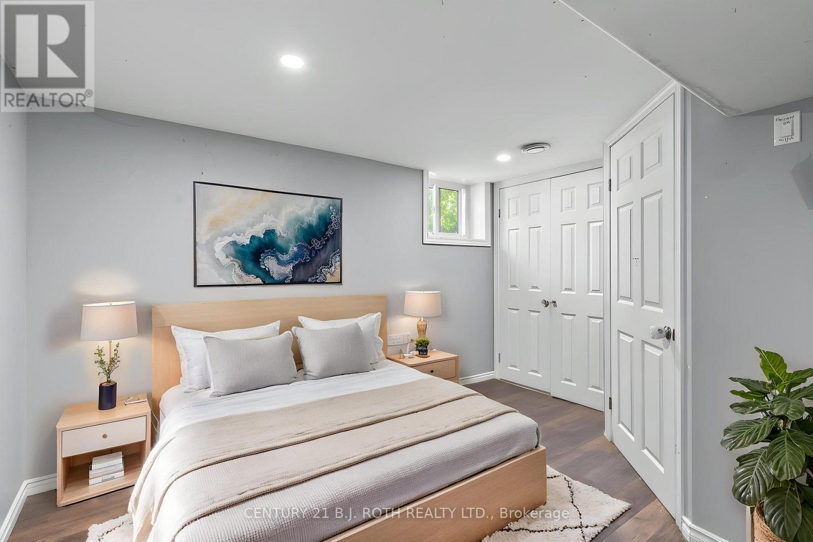 323 Crawford Street, Orillia, ON - Indoor Photo Showing Bedroom