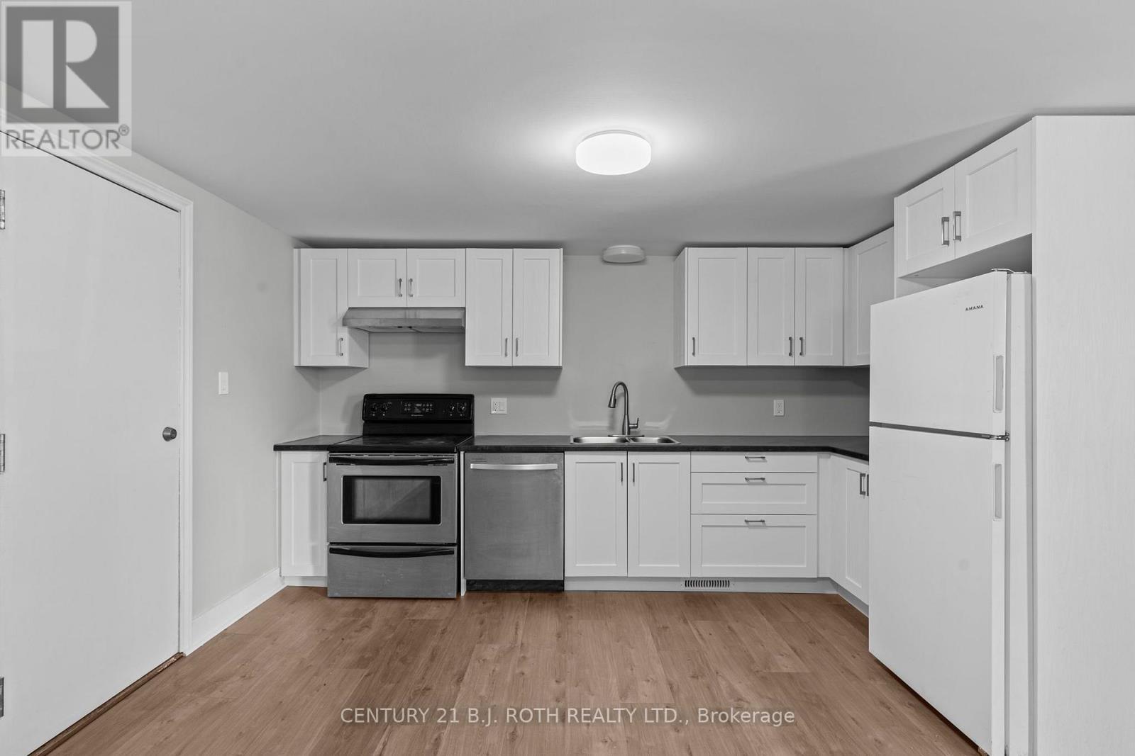 323 Crawford Street, Orillia, ON - Indoor Photo Showing Kitchen With Double Sink