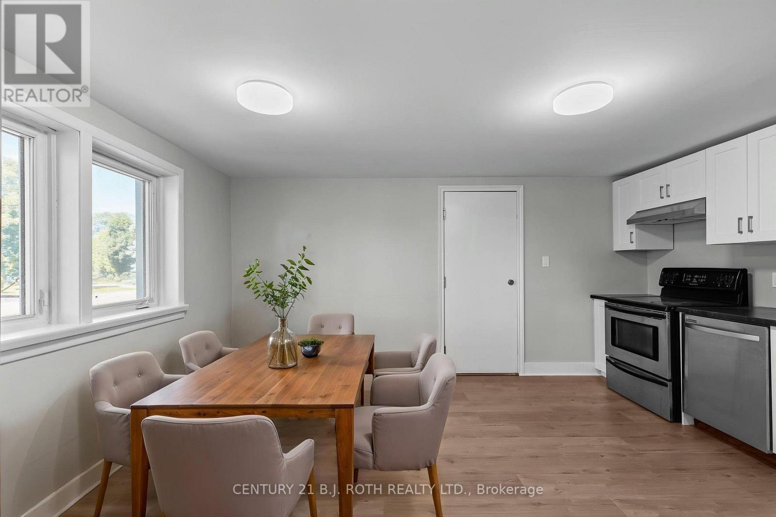 323 Crawford Street, Orillia, ON - Indoor