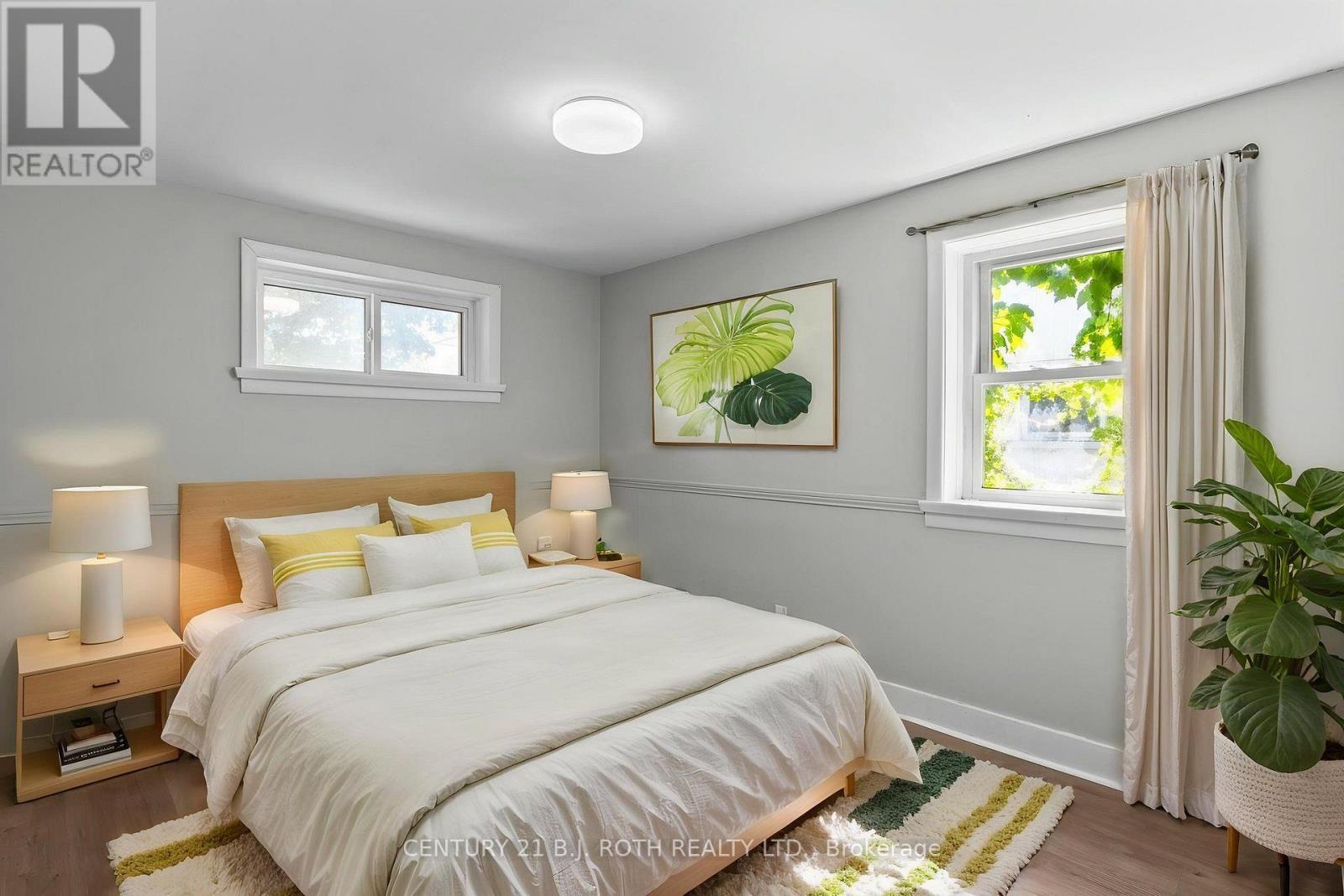323 Crawford Street, Orillia, ON - Indoor Photo Showing Bedroom