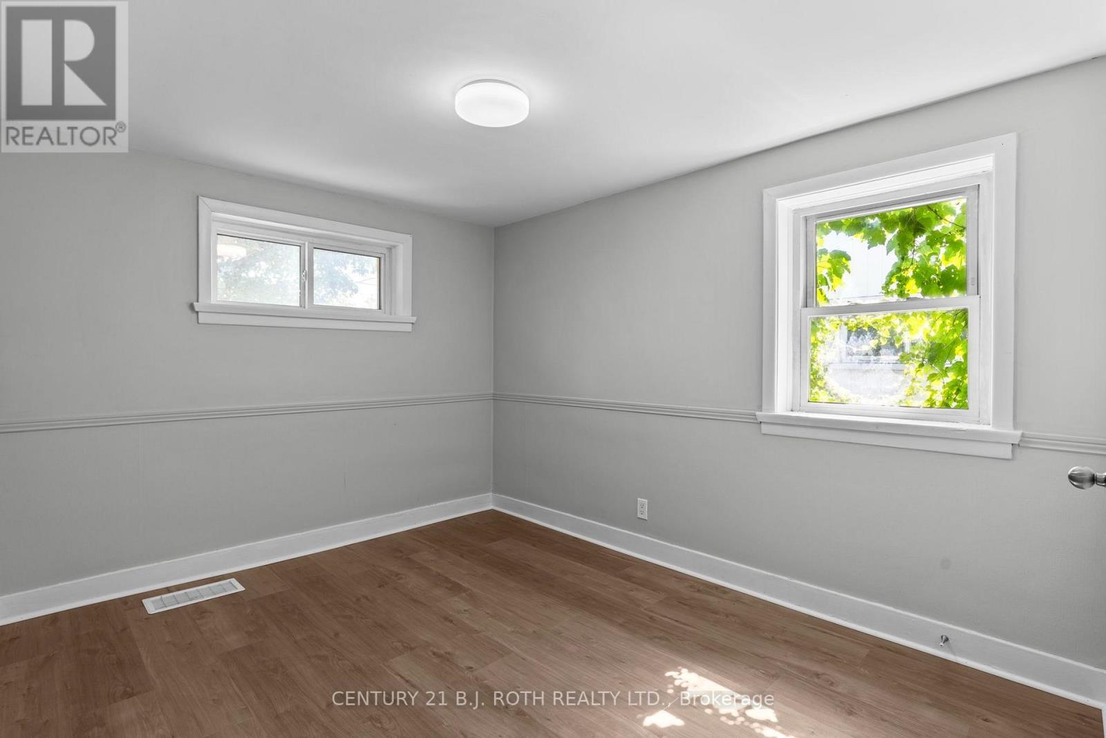 323 Crawford Street, Orillia, ON - Indoor Photo Showing Other Room