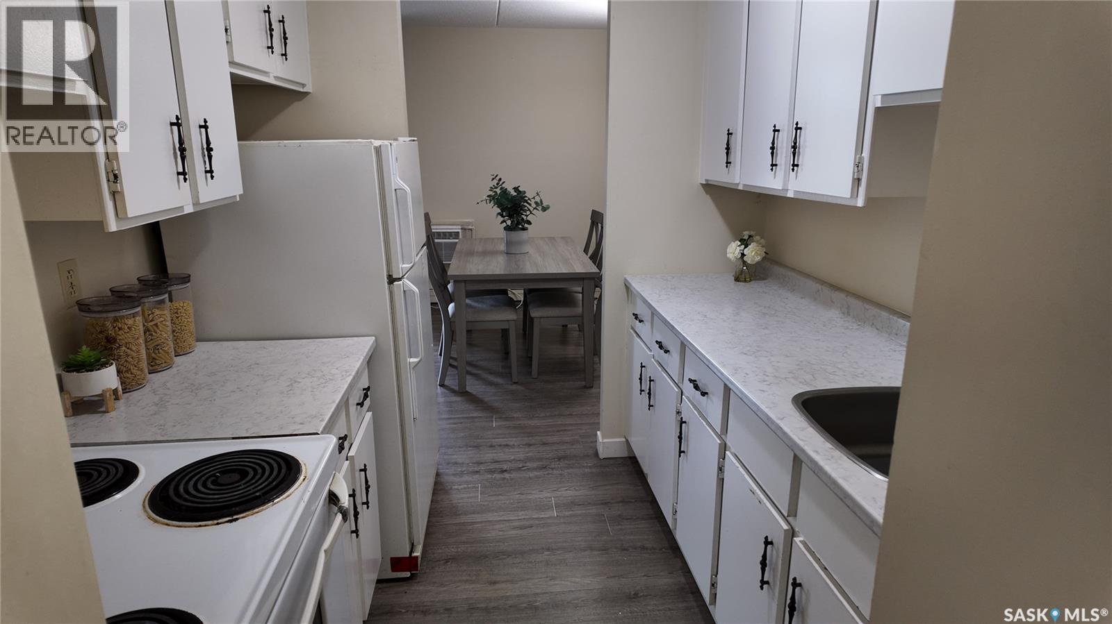 34 31 Centennial Street, Regina, SK - Indoor Photo Showing Kitchen