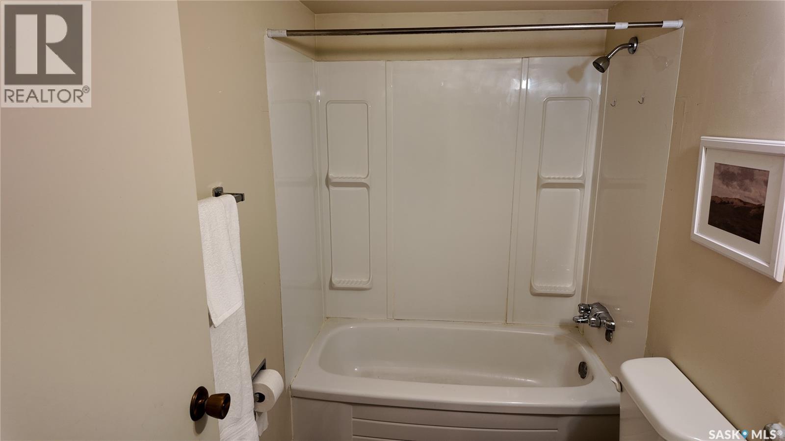 34 31 Centennial Street, Regina, SK - Indoor Photo Showing Bathroom