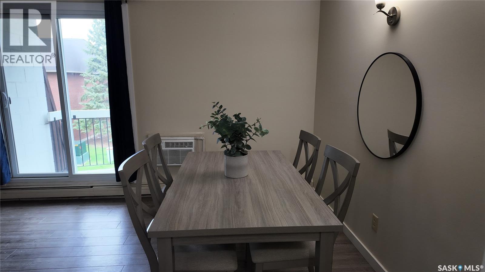 34 31 Centennial Street, Regina, SK - Indoor Photo Showing Dining Room