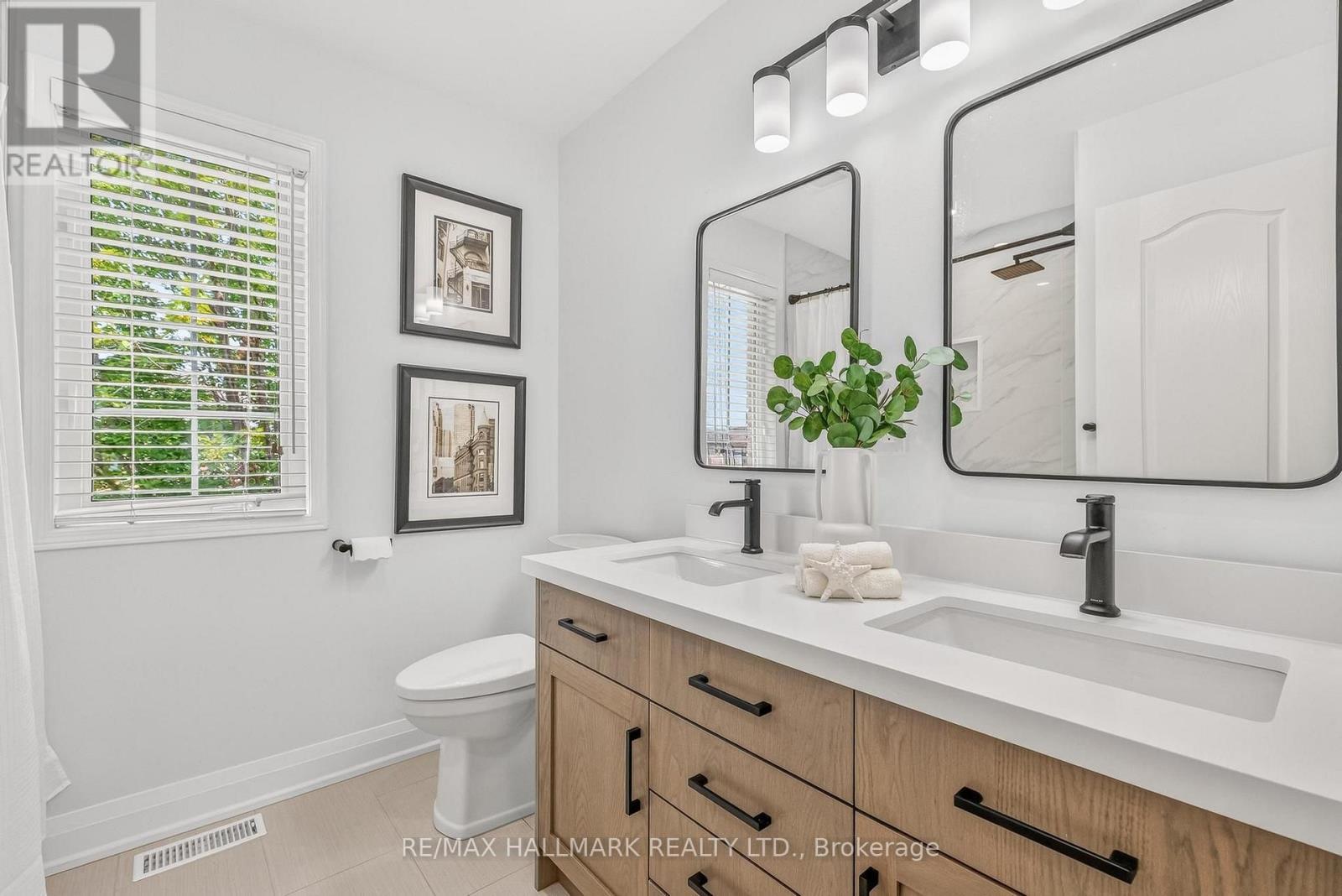 120 Albert Lewis Street, Markham, ON - Indoor Photo Showing Bathroom