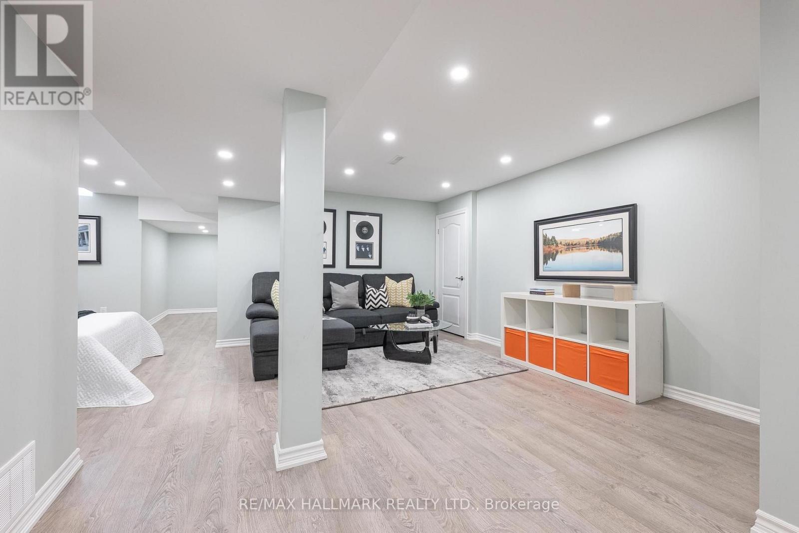 120 Albert Lewis Street, Markham, ON - Indoor