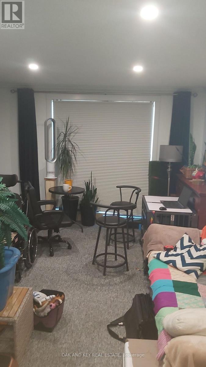 703 - 75 Huxley Street, London South (South E), ON - Indoor