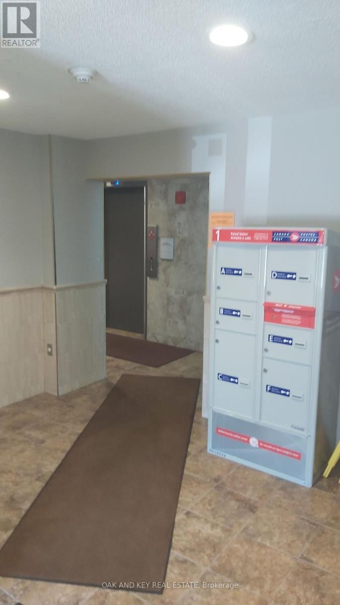 703 - 75 Huxley Street, London South (South E), ON - Indoor