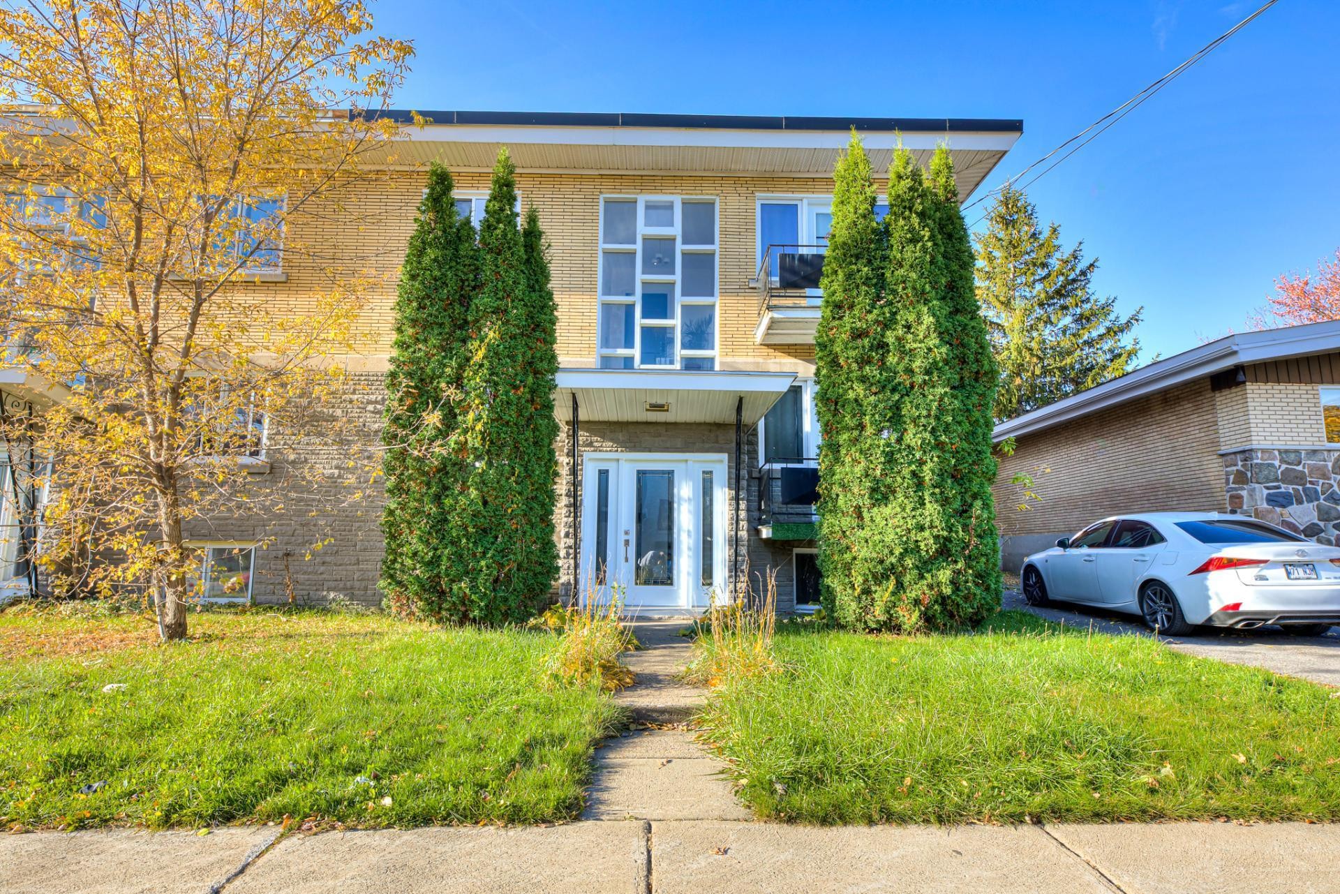 Entry - 20 Boul. Goineau, Laval (Pont-Viau), QC - Outdoor