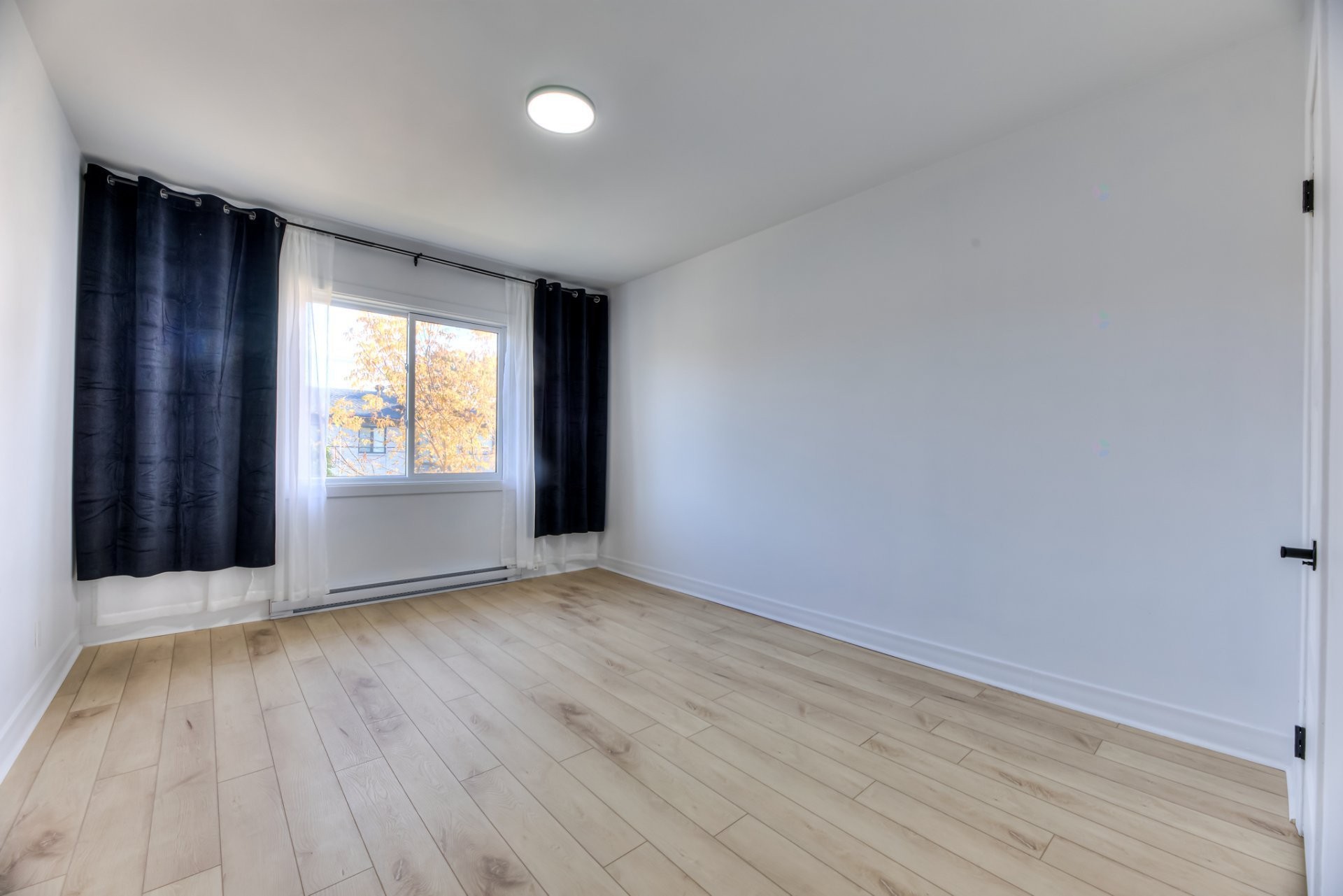 Bedroom - 20 Boul. Goineau, Laval (Pont-Viau), QC - Indoor Photo Showing Other Room