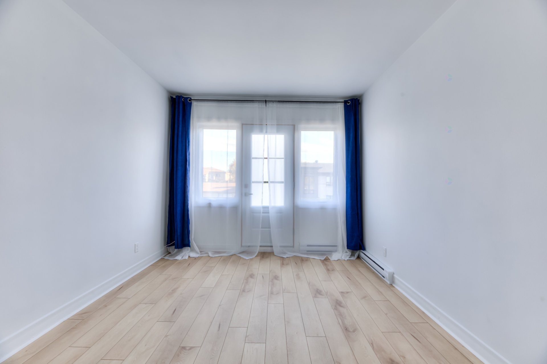 Living Room - 20 Boul. Goineau, Laval (Pont-Viau), QC - Indoor Photo Showing Other Room