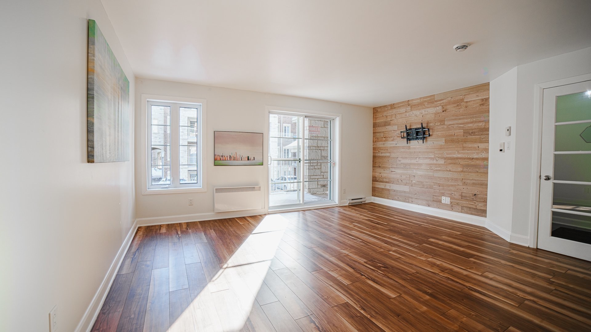 Living Room - 204-1176 Boul. Du Curé-Labelle, Blainville, QC - Indoor Photo Showing Other Room