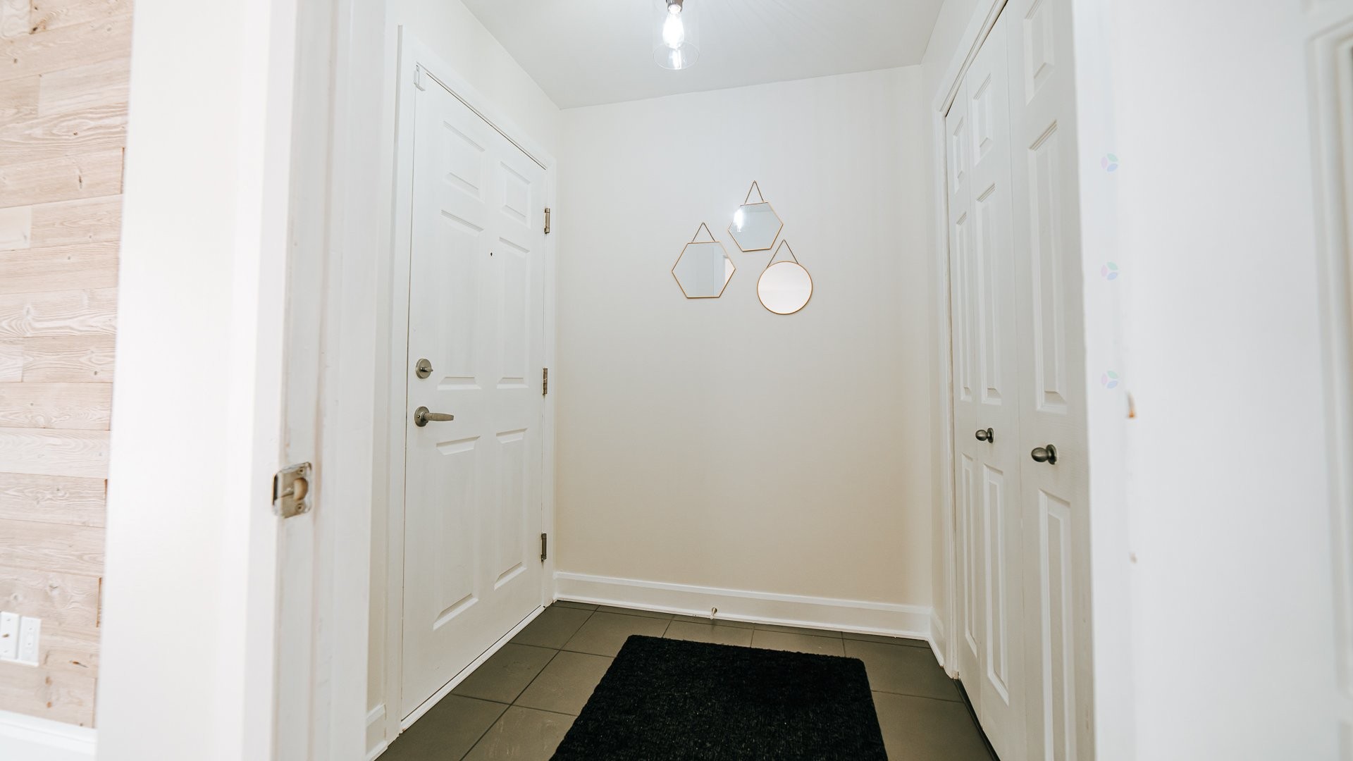 Mud Room - 204-1176 Boul. Du Curé-Labelle, Blainville, QC - Indoor Photo Showing Other Room