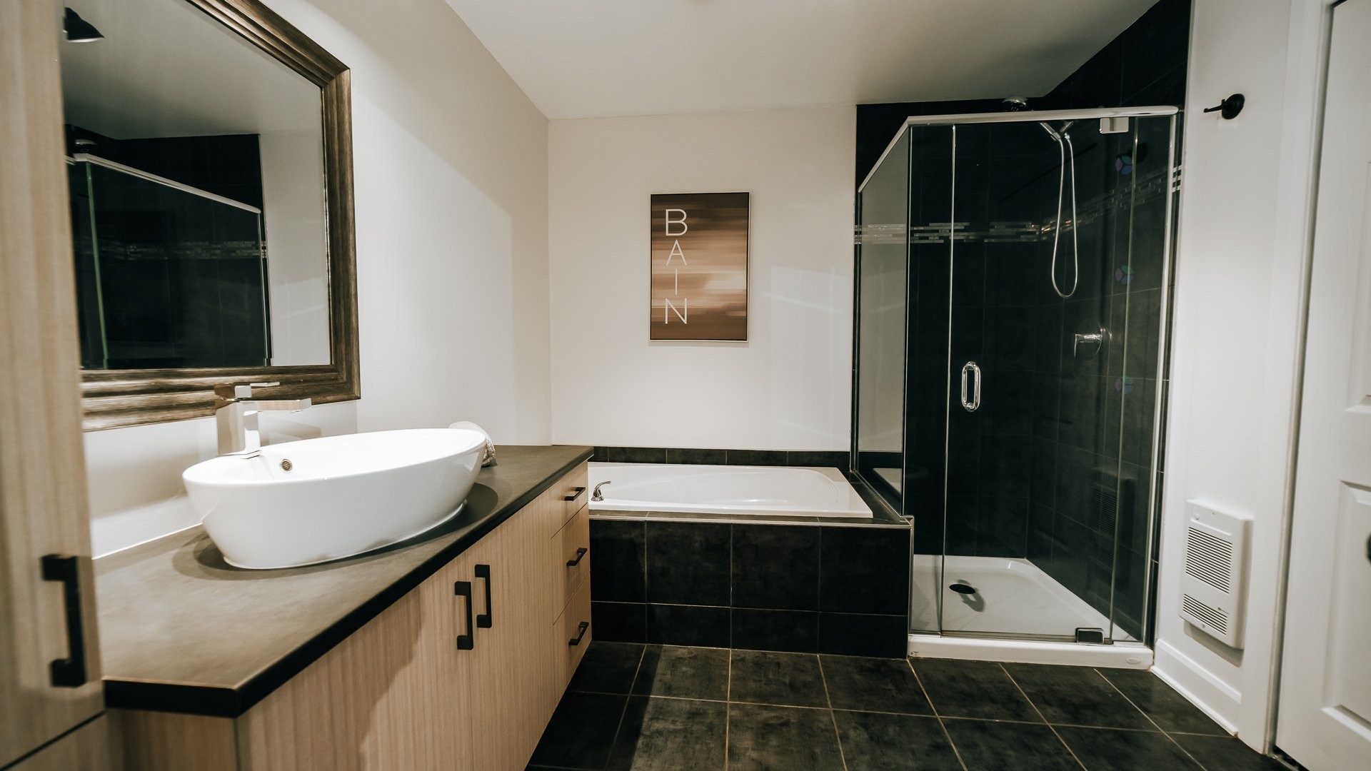 Bathroom - 204-1176 Boul. Du Curé-Labelle, Blainville, QC - Indoor Photo Showing Bathroom