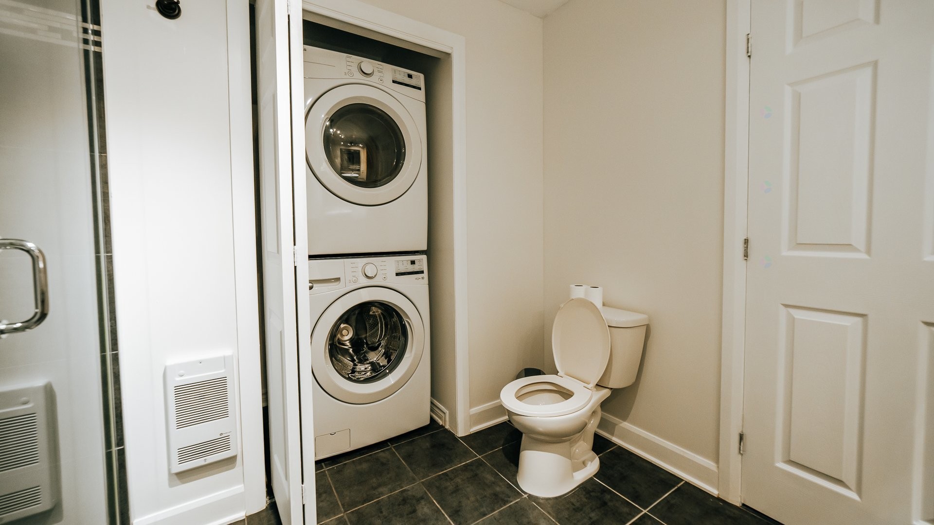Bathroom - 204-1176 Boul. Du Curé-Labelle, Blainville, QC - Indoor Photo Showing Laundry Room