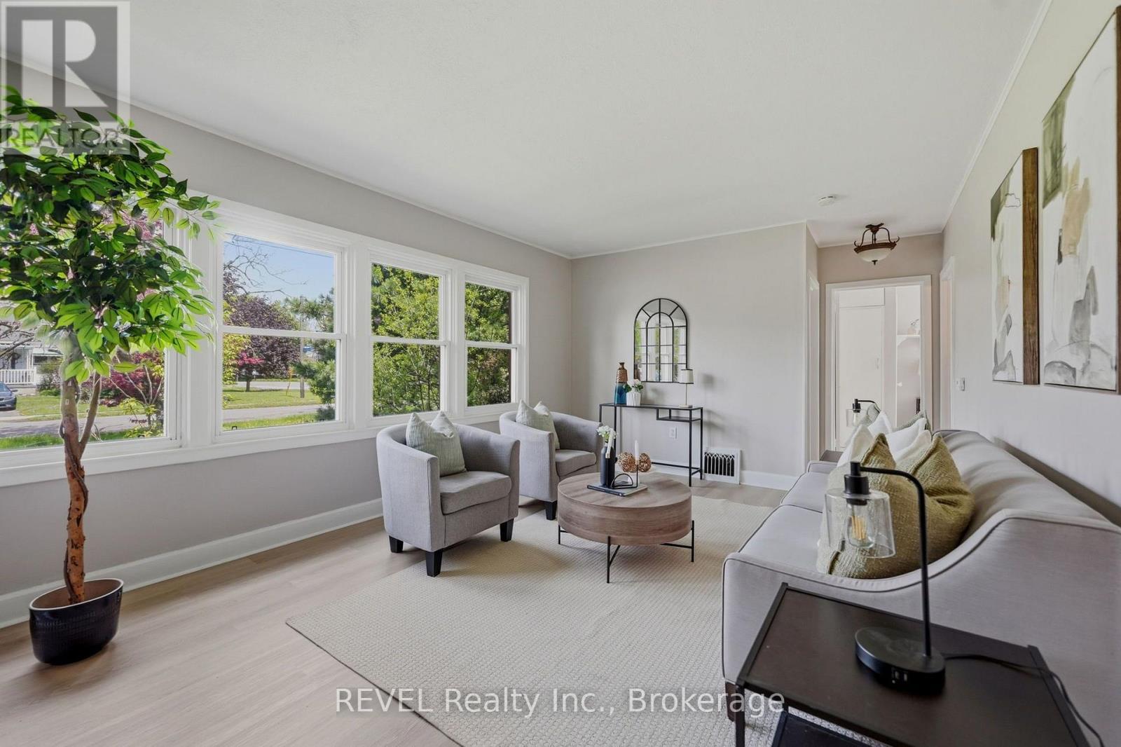 7962 Booth Street, Niagara Falls (Ascot), ON - Indoor Photo Showing Other Room