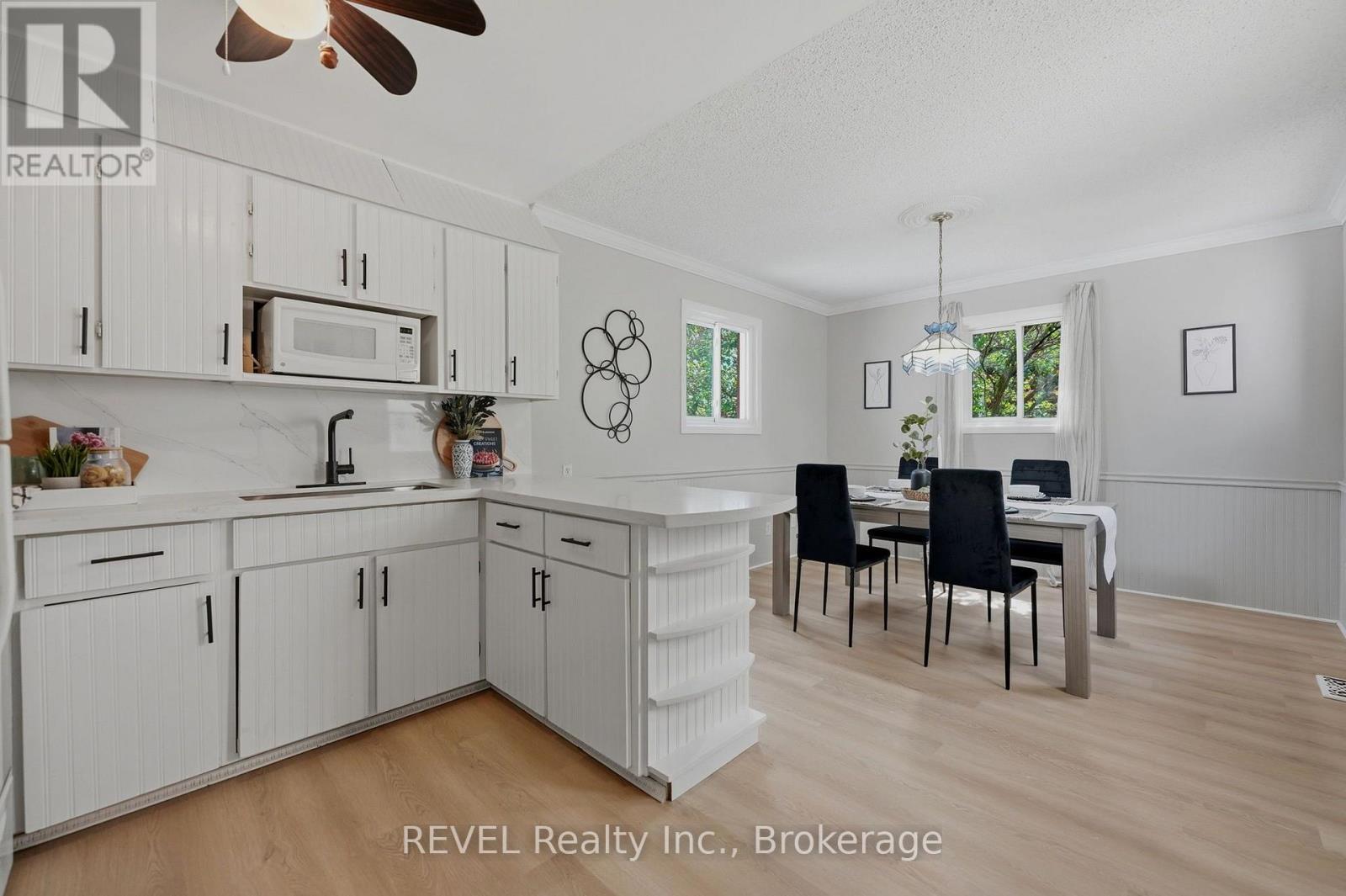7962 Booth Street, Niagara Falls (Ascot), ON - Indoor Photo Showing Other Room