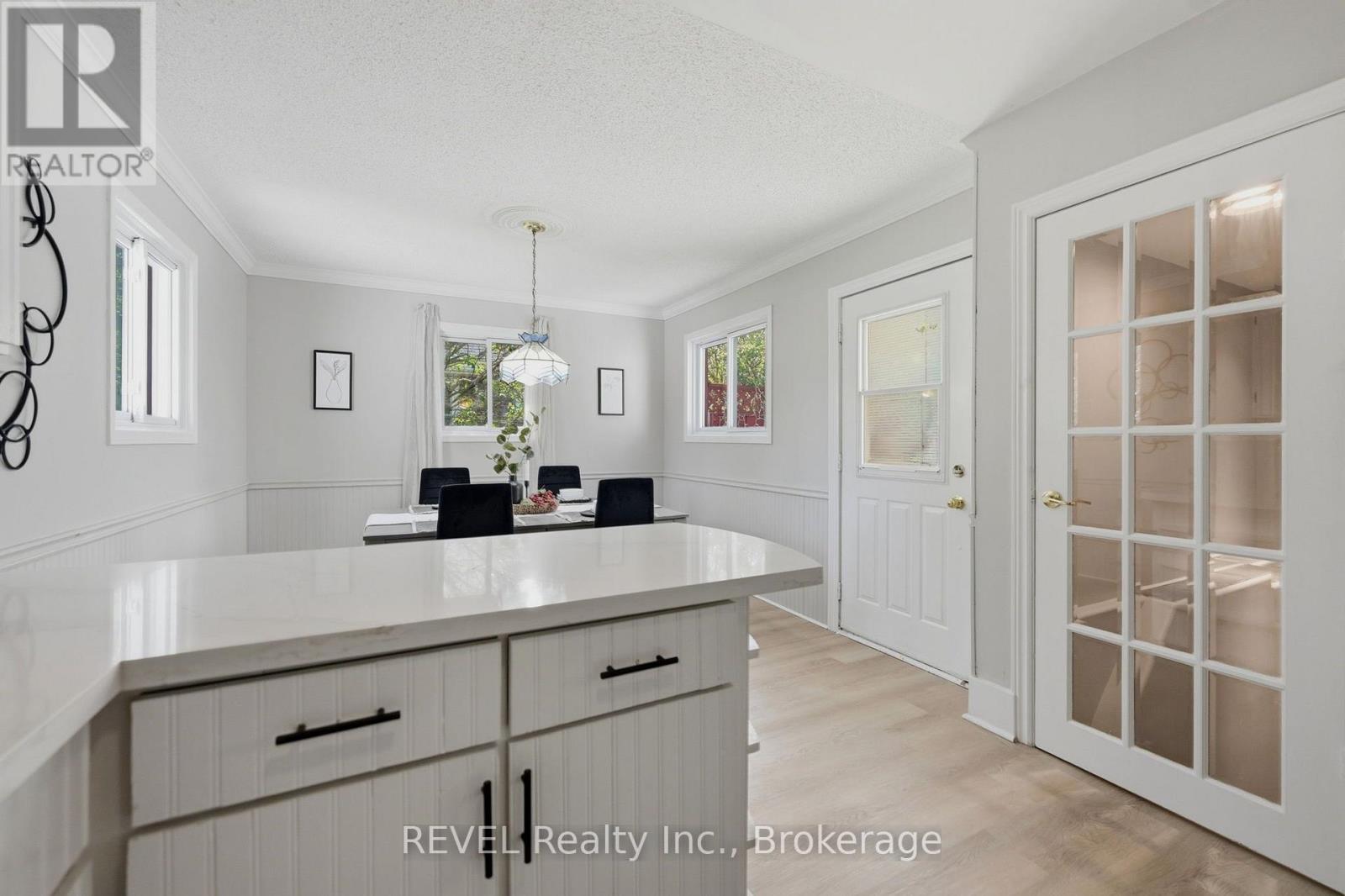 7962 Booth Street, Niagara Falls (Ascot), ON - Indoor