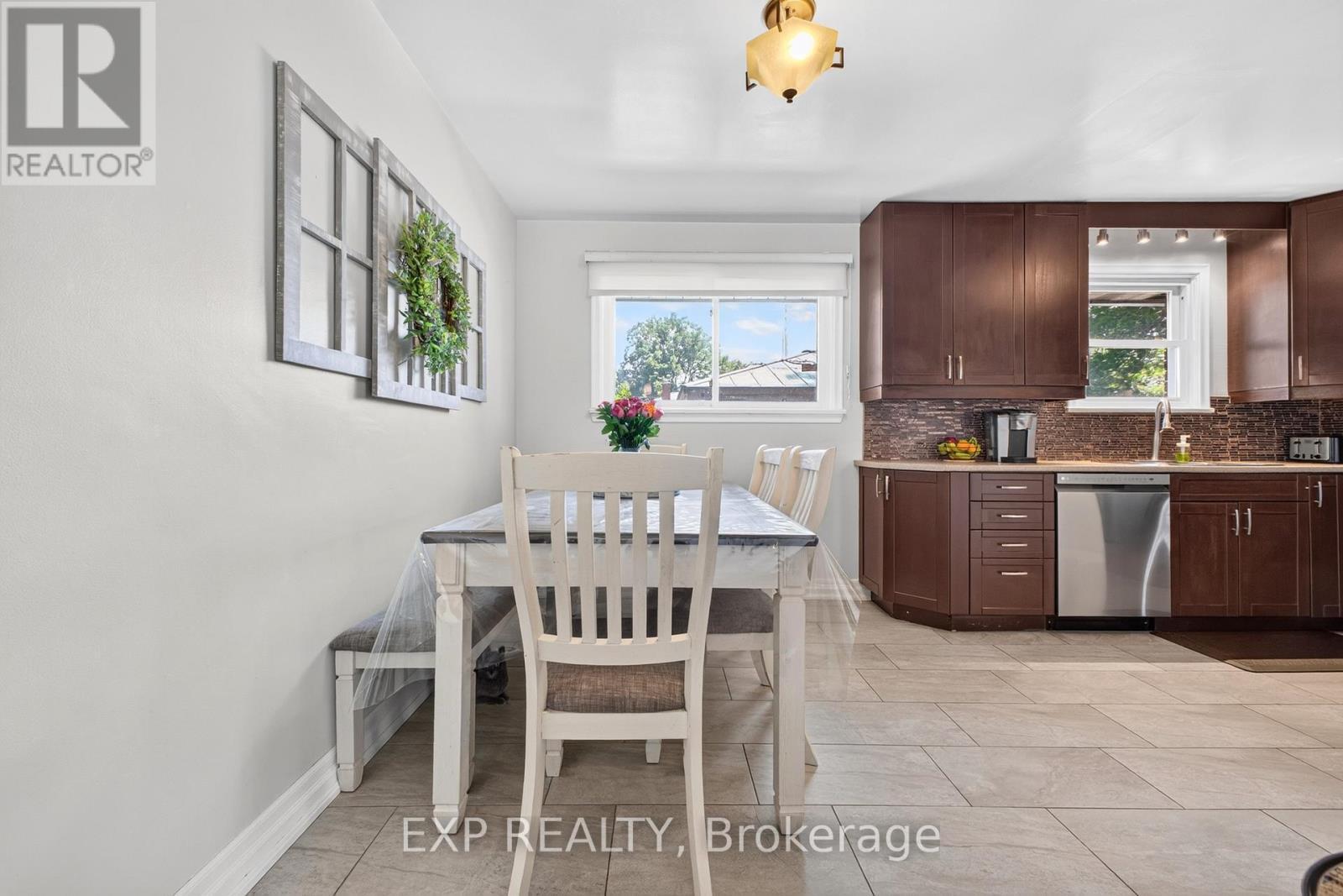 8 Dunraven Avenue, St. Catharines (Carlton/Bunting), ON - Indoor Photo Showing Other Room