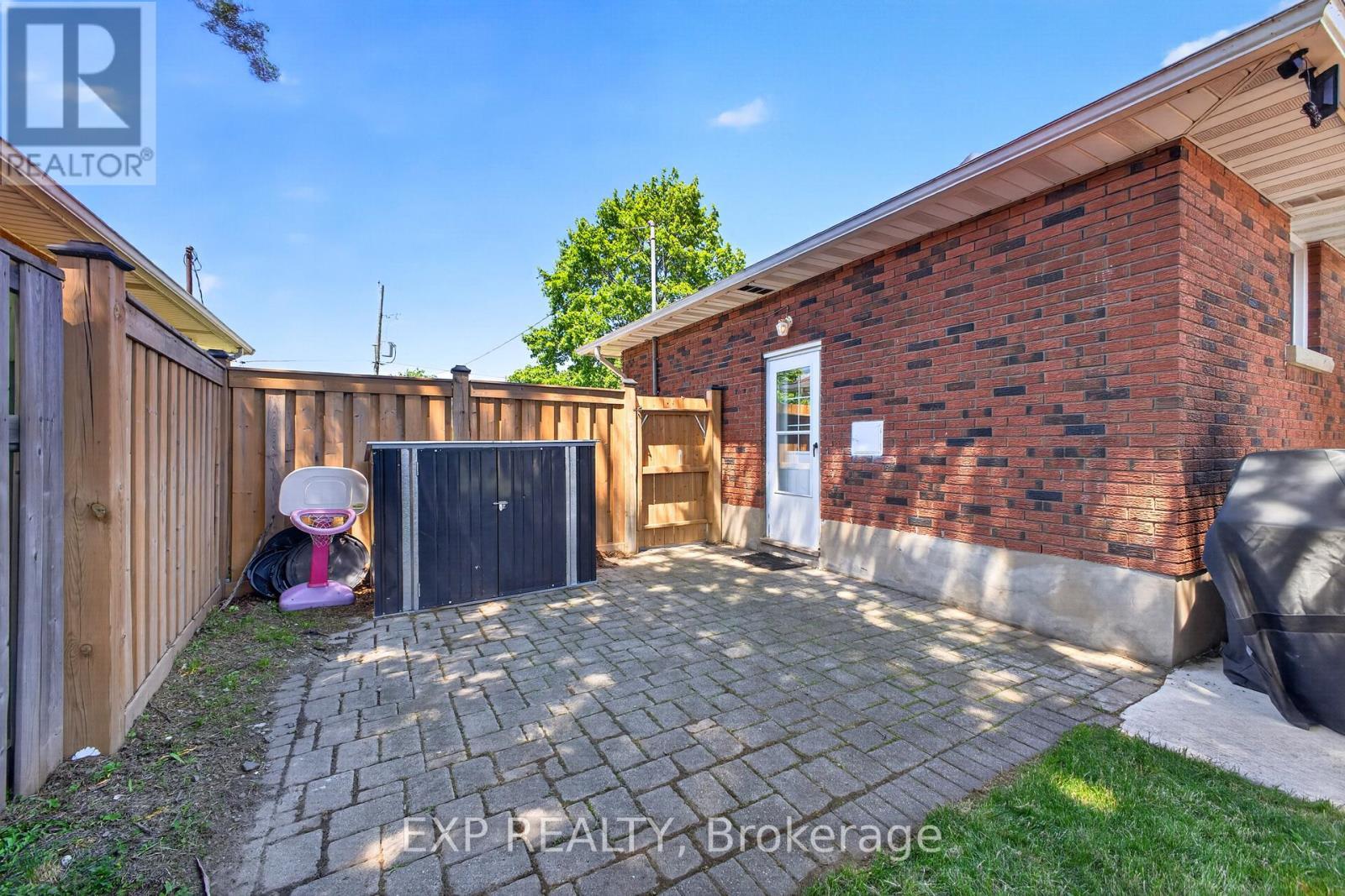 8 Dunraven Avenue, St. Catharines (Carlton/Bunting), ON - Outdoor With Exterior
