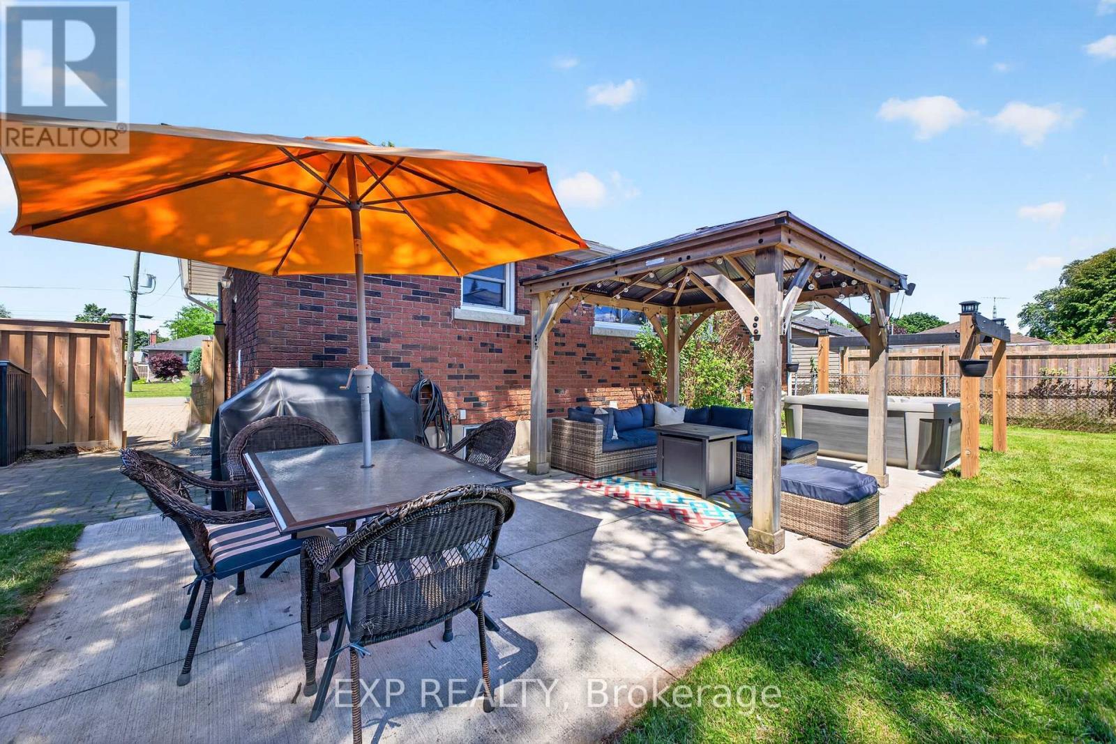 8 Dunraven Avenue, St. Catharines (Carlton/Bunting), ON - Outdoor With Deck Patio Veranda