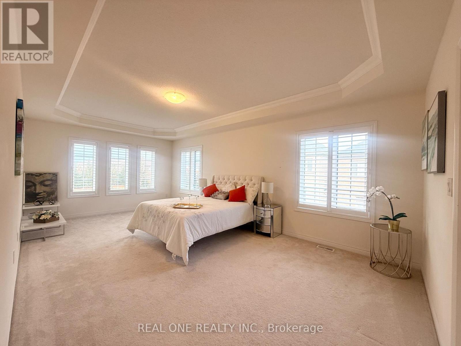39 Mowder Drive, Aurora, ON - Indoor Photo Showing Bedroom