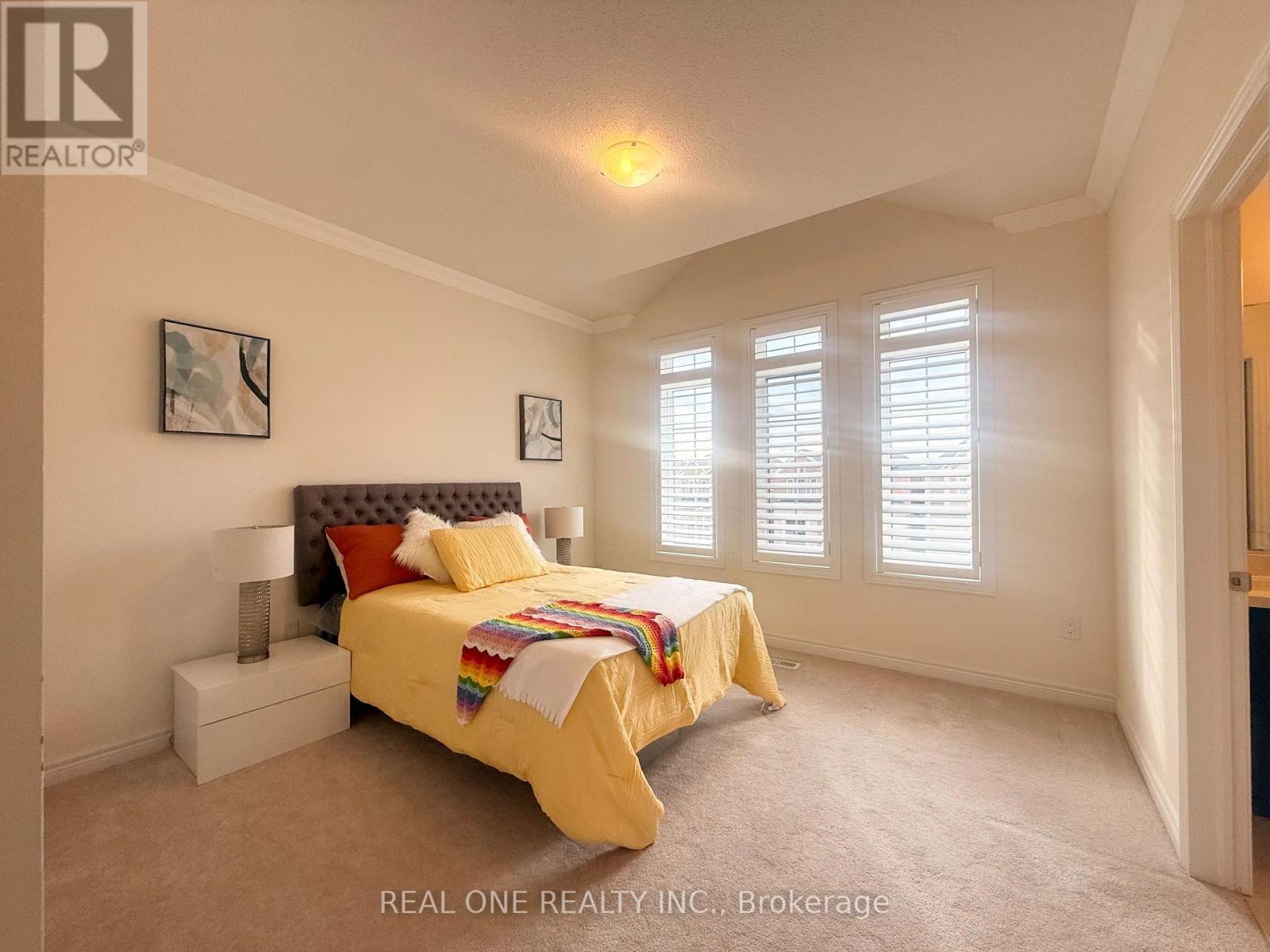 39 Mowder Drive, Aurora, ON - Indoor Photo Showing Bedroom
