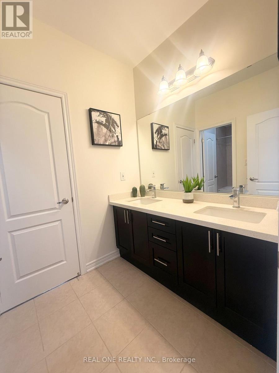 39 Mowder Drive, Aurora, ON - Indoor Photo Showing Bathroom