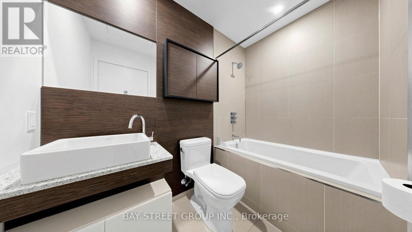 311 - 75 St Nicholas Street, Toronto, ON - Indoor Photo Showing Bathroom