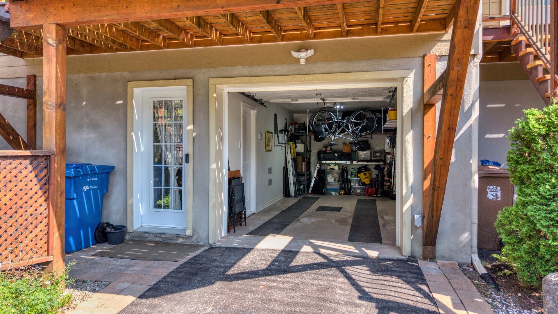 Garage - 335 Ch. Des Sorbiers, Piedmont, QC - Outdoor