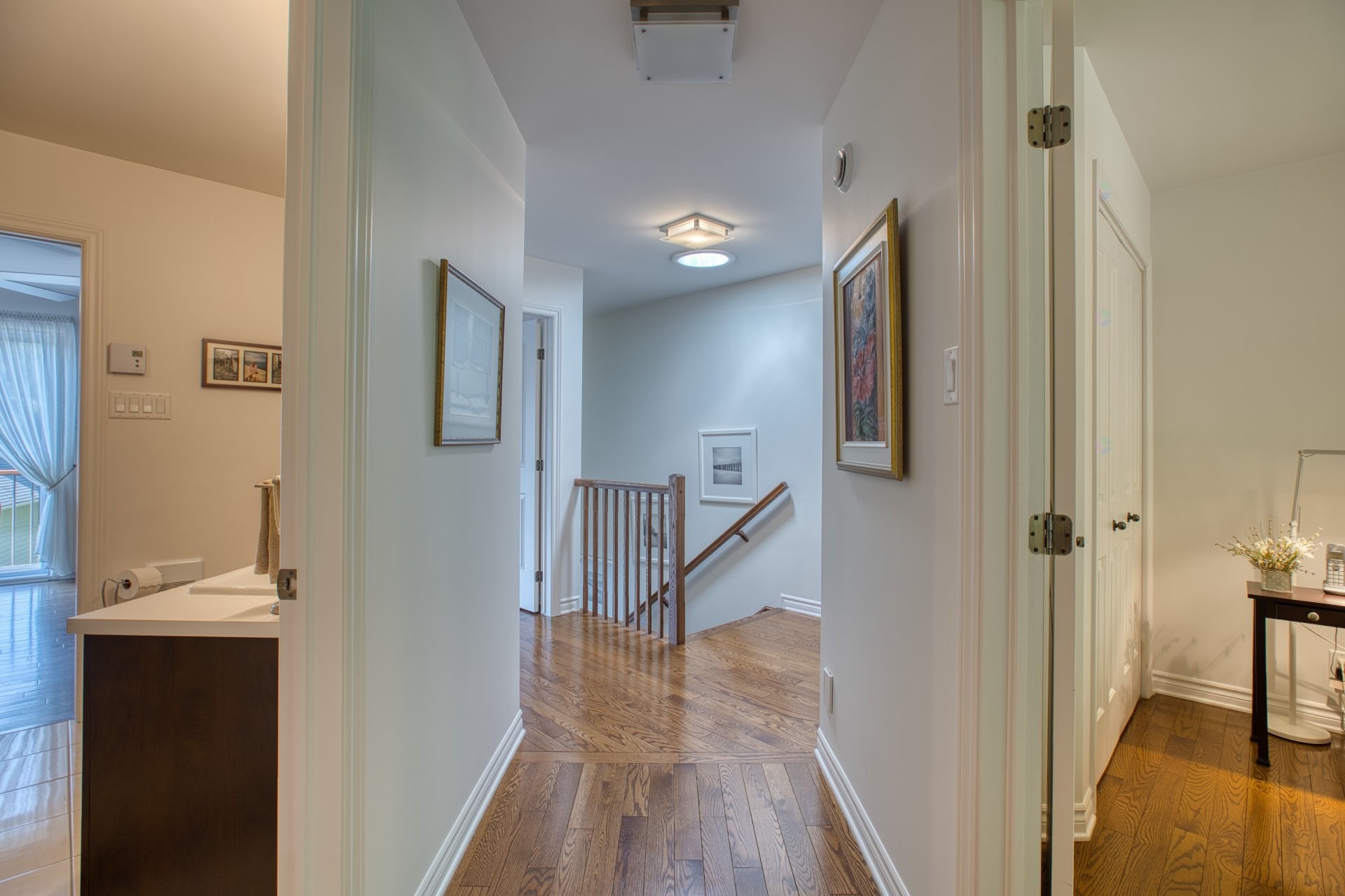 Passageway - 335 Ch. Des Sorbiers, Piedmont, QC - Indoor Photo Showing Other Room